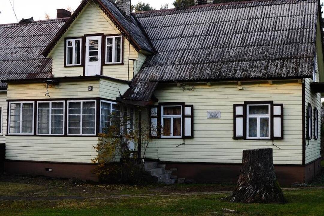 Ministras D.Jankauskas aukojo ir kvietė košės