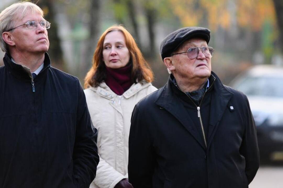Ministras D.Jankauskas aukojo ir kvietė košės