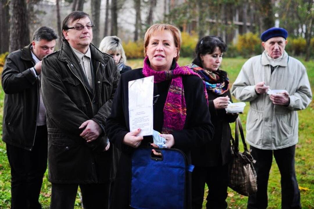 Ministras D.Jankauskas aukojo ir kvietė košės
