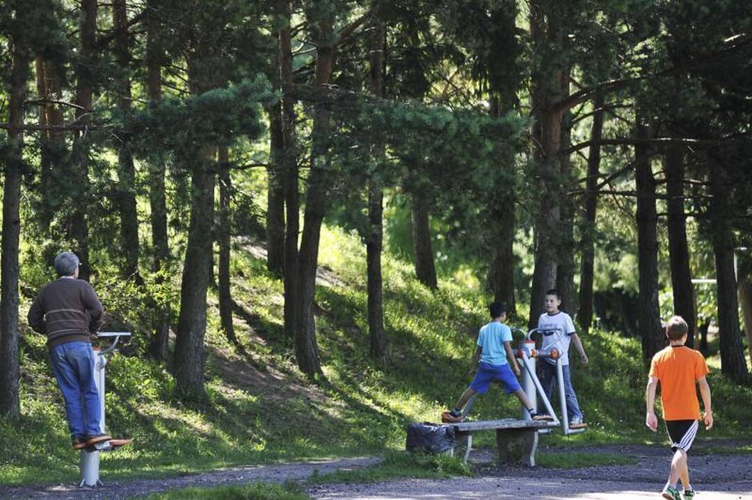 Kauniečiai traukia sportuoti į miesto parkus