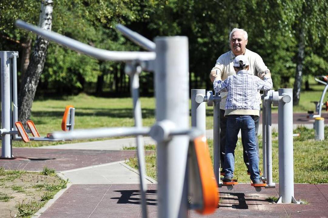 Kauniečiai traukia sportuoti į miesto parkus