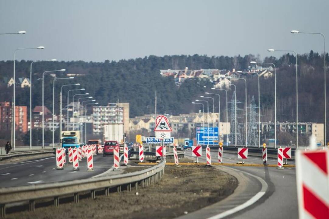 Spūstys magistralėje: Č.Radzinausko tiltas vėl remontuojamas