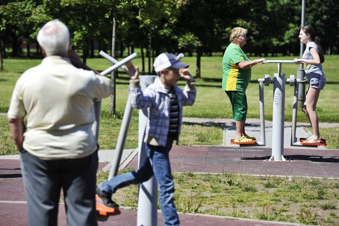 Kauniečiai traukia sportuoti į miesto parkus