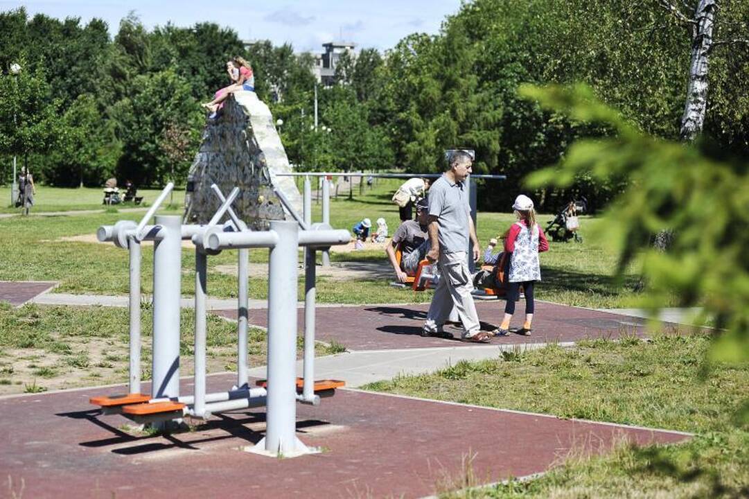Kauniečiai traukia sportuoti į miesto parkus