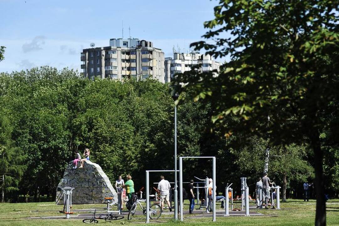 Kauniečiai traukia sportuoti į miesto parkus