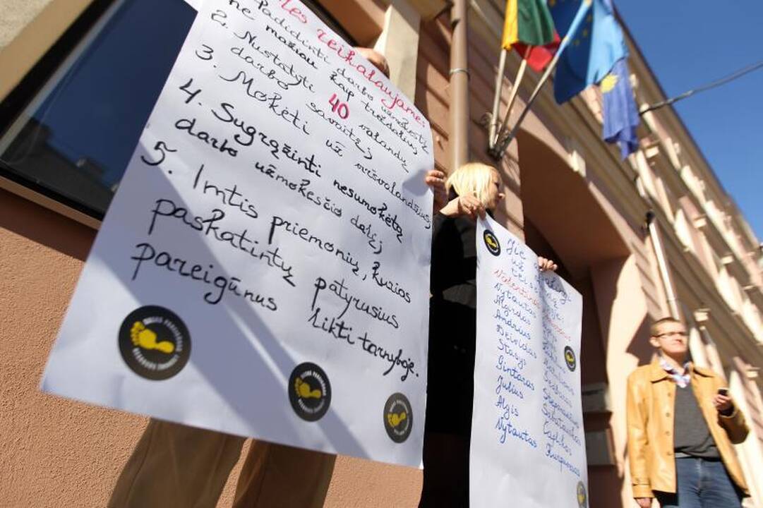 Premjeras piketuojantiems pareigūnams: turime gyventi pagal išgales