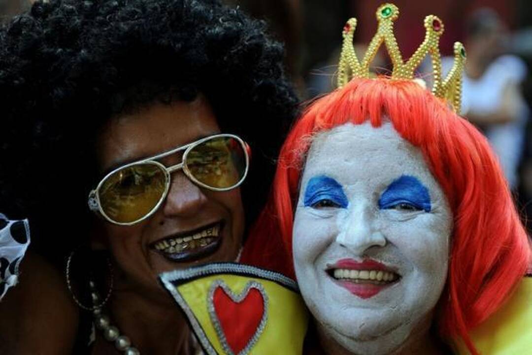 Rio de Žaneiro karnavalas prasidėjo kepinant didelei kaitrai