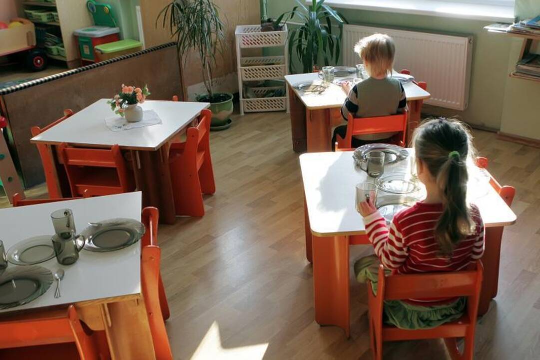 Informacija tėveliams: apie priėmimą į darželį informuos SMS žinutė