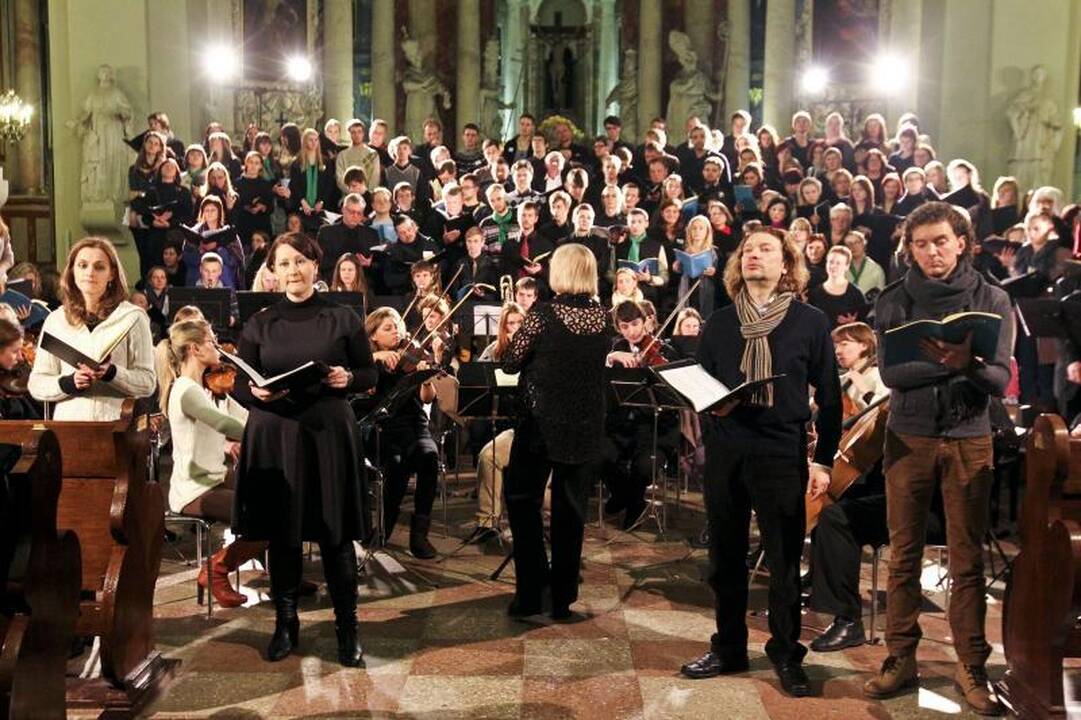 Daugiau kaip 400 žmonių atliko A. W. Mozarto „Requiem“