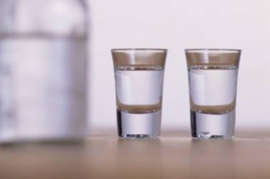 Elektrėniškis 100 gramų „pilstuko“ pardavinėjo po 4 litus