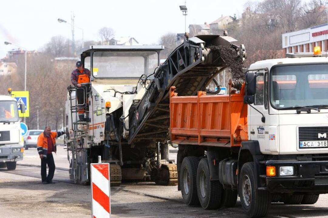 Kaunas paskelbė karą duobėms: kelininkai pluša iš peties