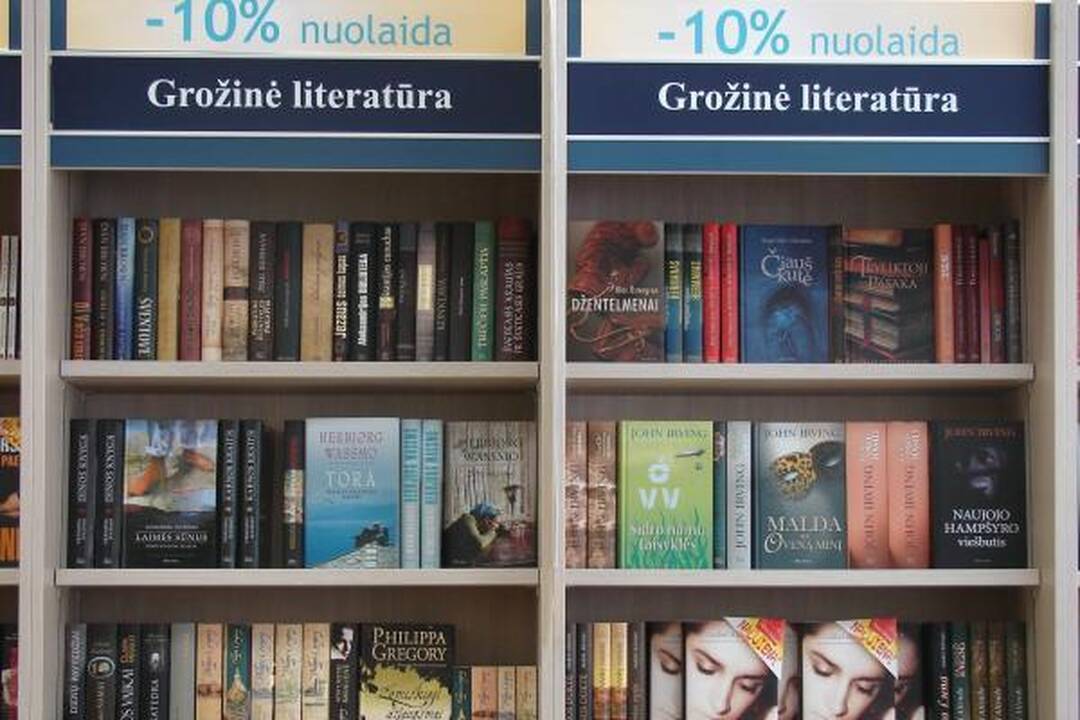 Knygų leidėjai ir prekybininkai mėgina aplenkti krizę