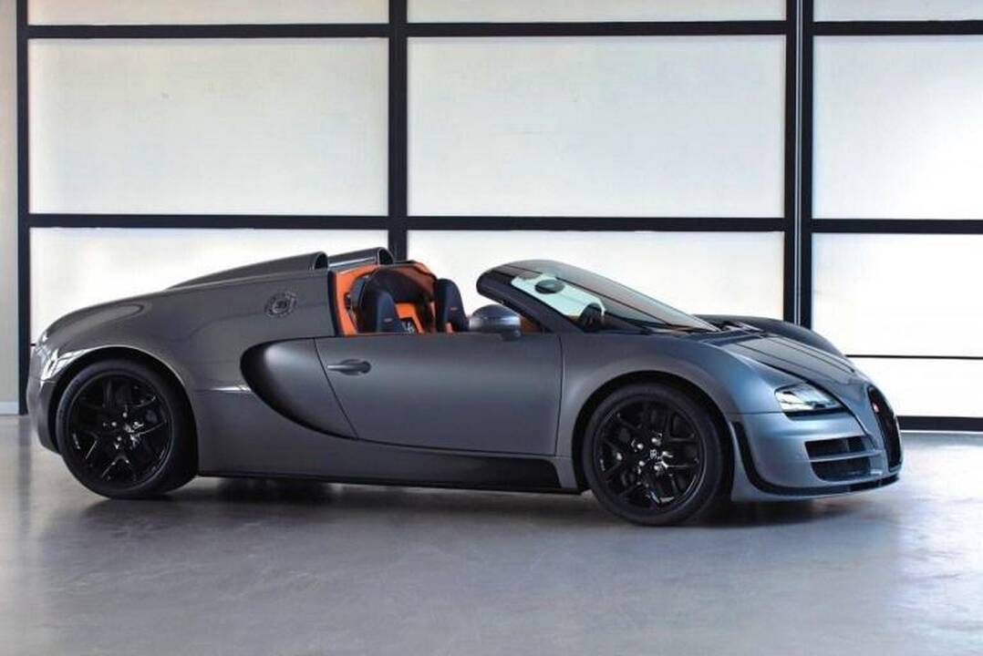 „Bugatti“ pradėjo reklamuoti greičiausią pasaulyje „roadsterį“