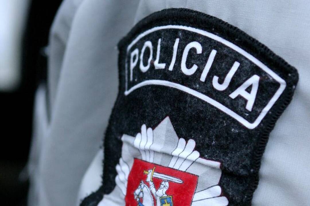 Protestuosiančios pareigūnų profsąjungos reikalaus kelti algas