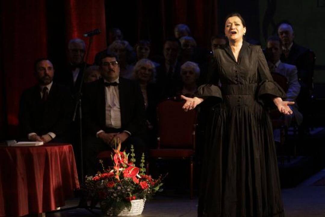 Kauno muzikinio teatro 70-mečio koncerte - baleto parodija