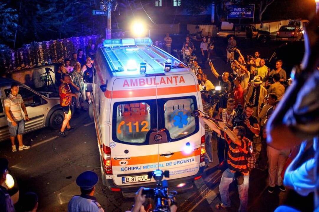 Buvusiam Rumunijos premjerui po bandymo nusižudyti atliekama operacija