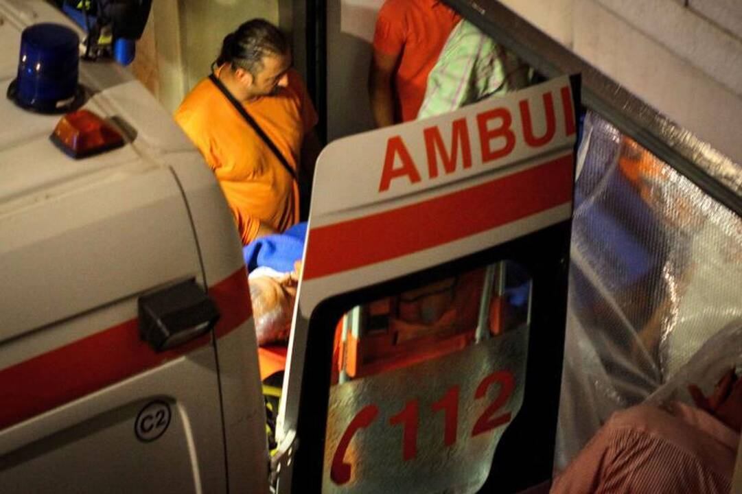 Buvusiam Rumunijos premjerui po bandymo nusižudyti atliekama operacija