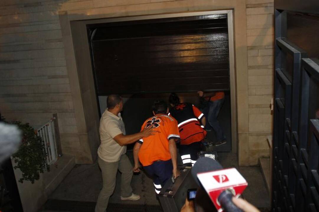Buvusiam Rumunijos premjerui po bandymo nusižudyti atliekama operacija