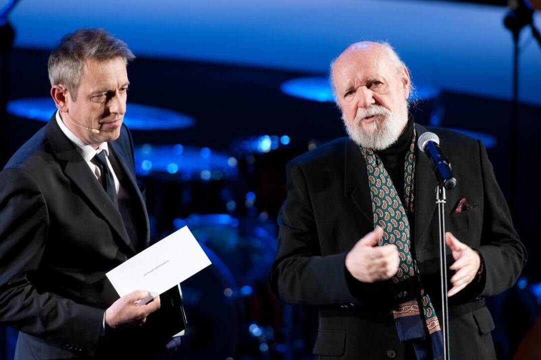 Teatro menininkams įteikti Auksiniai scenos kryžiai