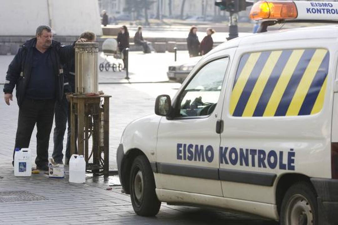 Gedimino prospekto užkardai ruošiami naujam sezonui