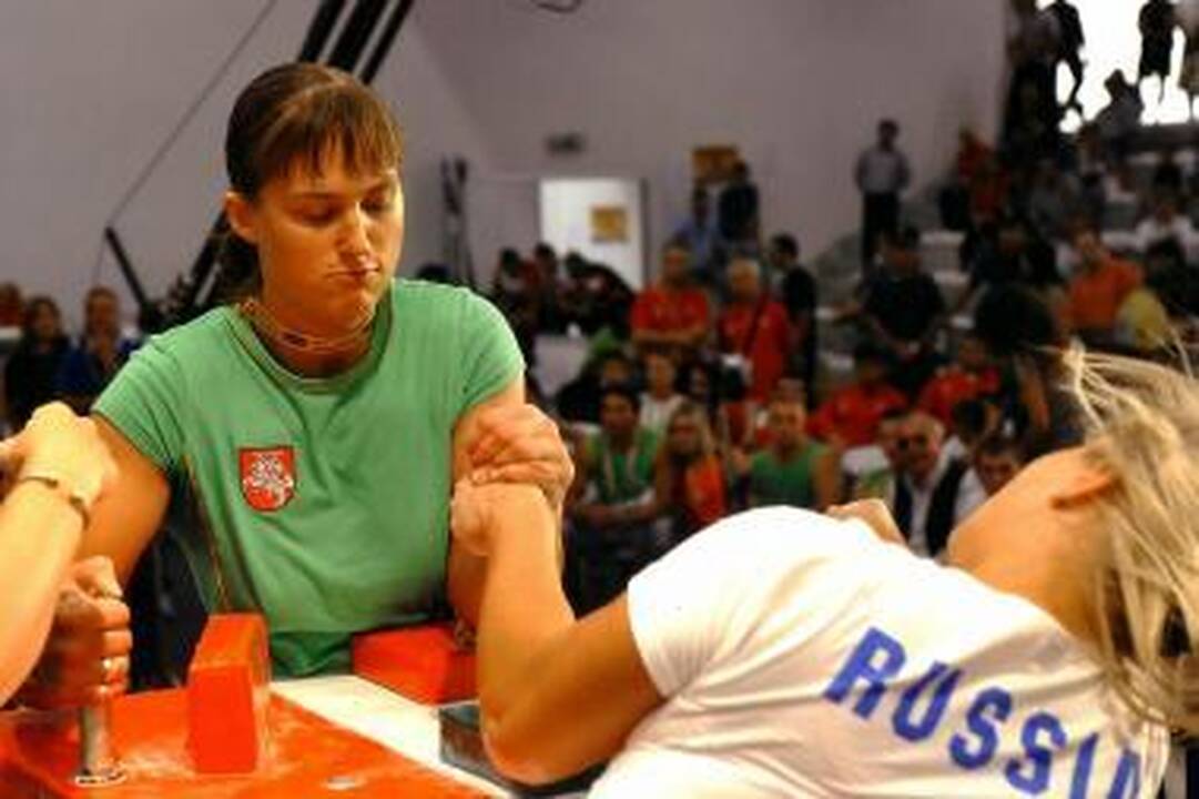 E.Vaitkutė ir K.Taranauskas – pasaulio rankų lenkimo čempionai