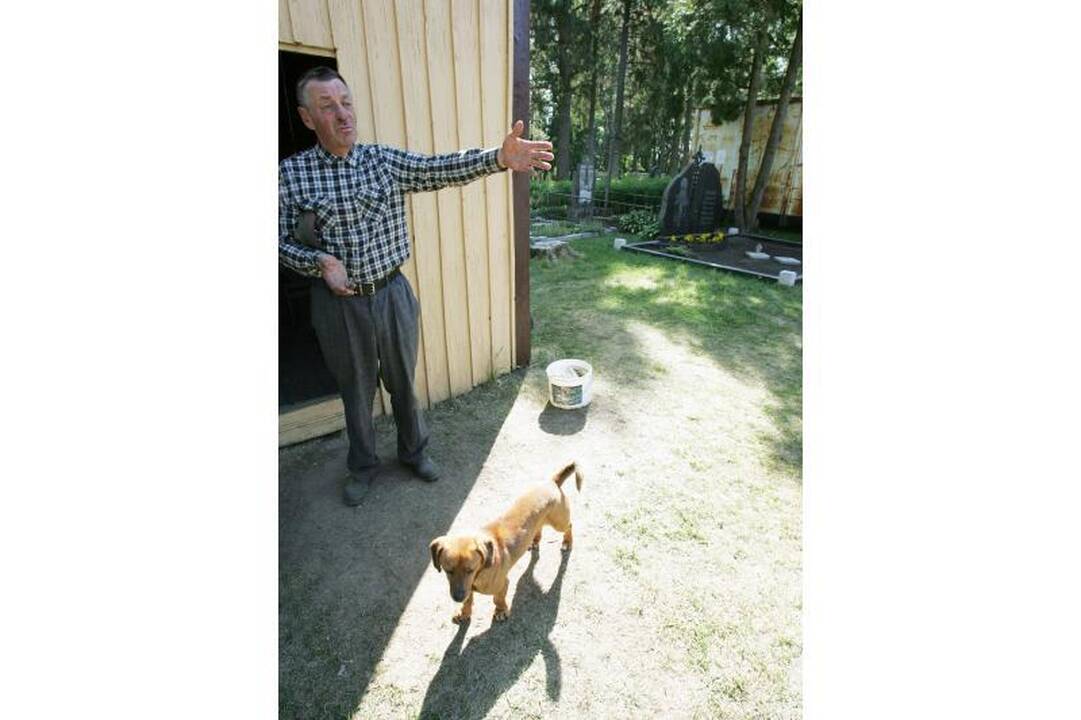 Sudegusią Paštuvos bažnyčią saugo nuo dar vienos nelaimės