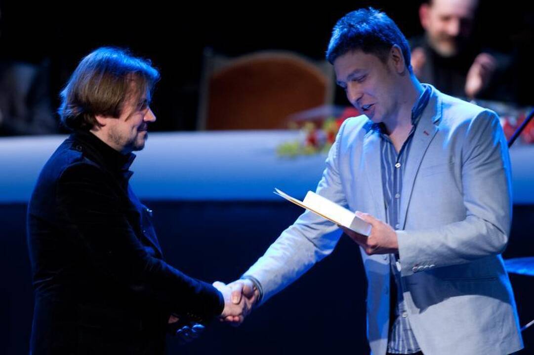 Teatro menininkams įteikti Auksiniai scenos kryžiai