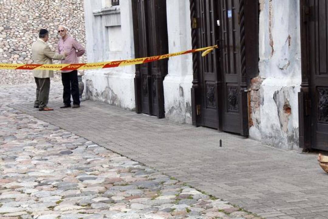 Prie Kauno sinagogos numesta kiaulės galva
