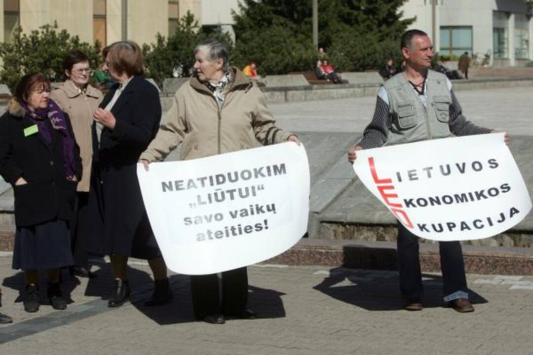 Prie Seimo - mitingas prieš „Leo LT“