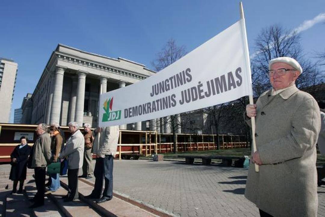 Prie Seimo - mitingas prieš „Leo LT“