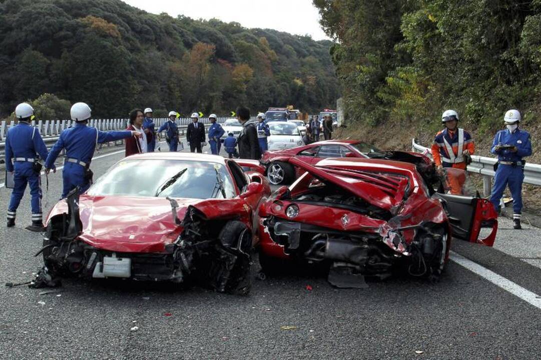 Brangiausia avarija pasaulyje: susidūrė 8 „Ferrariai“
