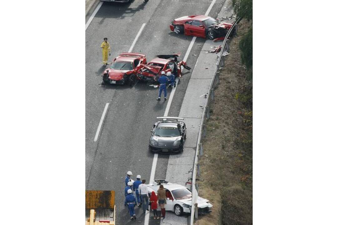Brangiausia avarija pasaulyje: susidūrė 8 „Ferrariai“