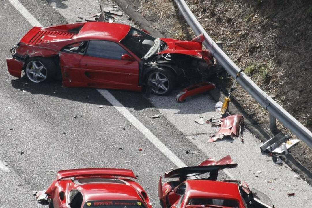 Brangiausia avarija pasaulyje: susidūrė 8 „Ferrariai“