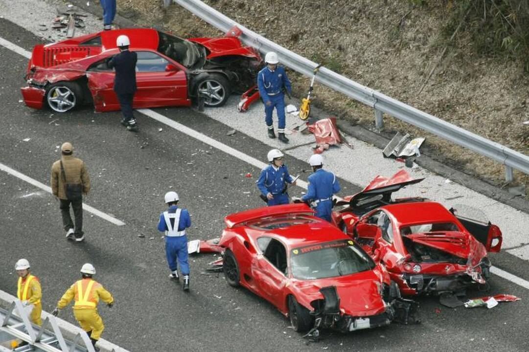 Brangiausia avarija pasaulyje: susidūrė 8 „Ferrariai“
