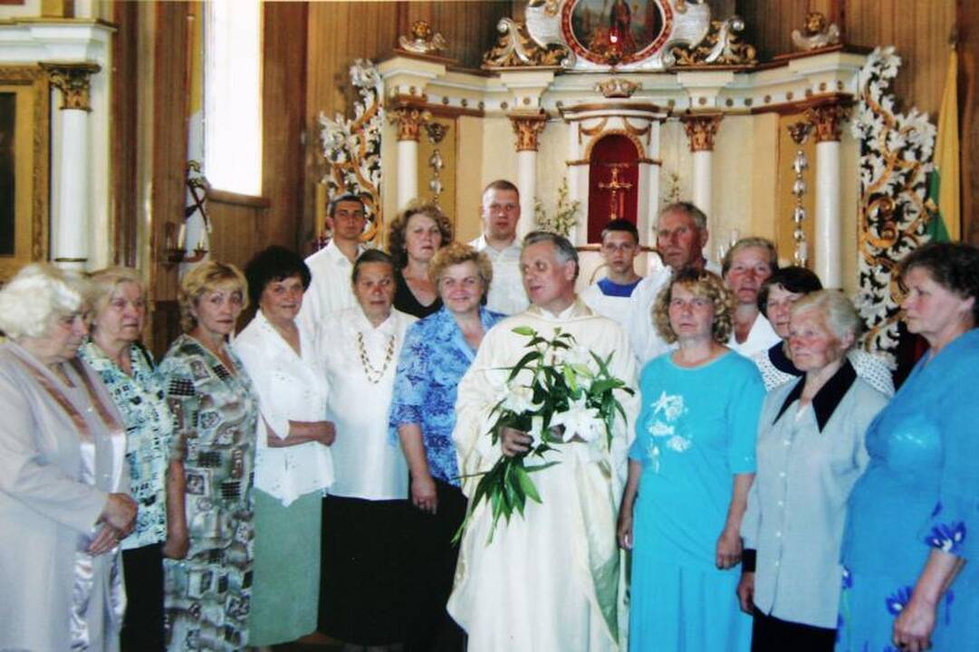 Sudegusią Paštuvos bažnyčią saugo nuo dar vienos nelaimės