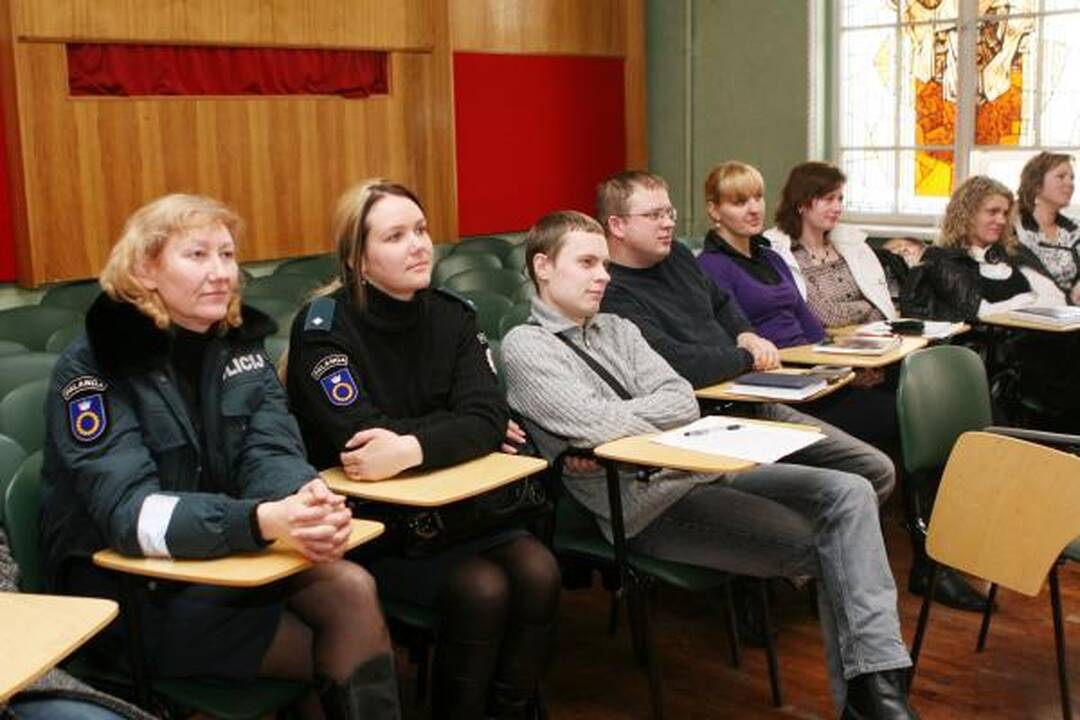 Policininkams ir socialiniams darbuotojams - žinios apie jaunimo judėjimus