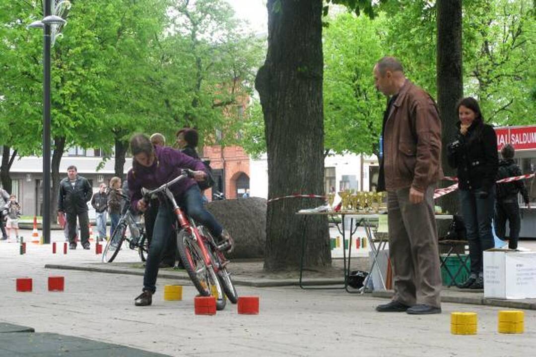 Geriausiems dviratininkams prizas - dviratis