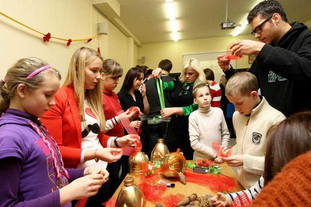 Laisvės alėjoje eglę papuoš žalgiriečių rankomis sukurti žaisliukai