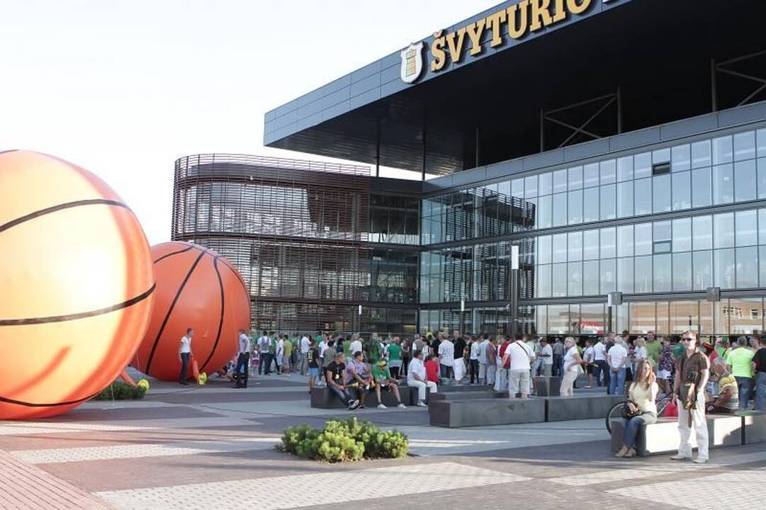 Į Klaipėdos areną plūdo minios žmonių