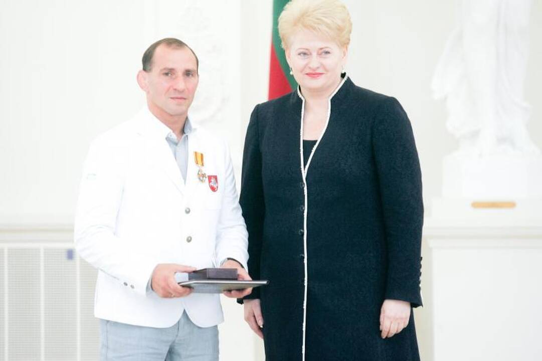 Prezidentė apdovanojo dar tris pasižymėjusius olimpiečius