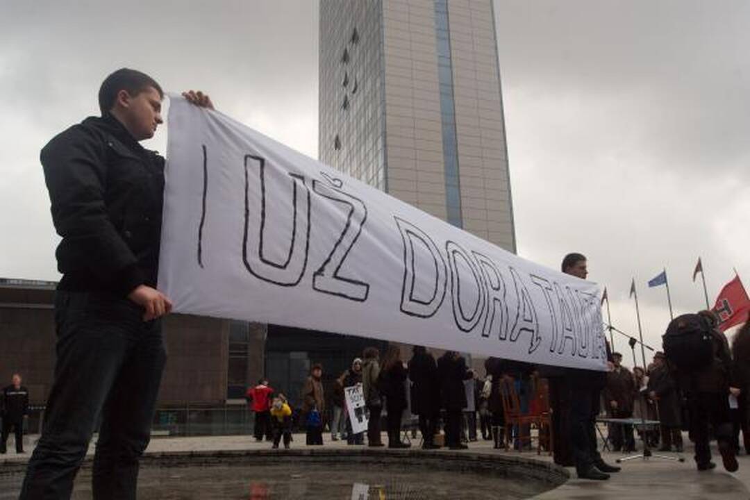 Proteste prieš gėjų eitynes - radikalūs šūkiai (papildyta)