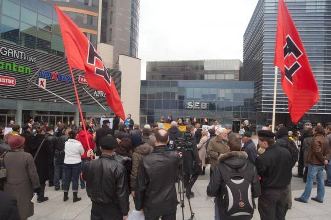 Proteste prieš gėjų eitynes - radikalūs šūkiai (papildyta)