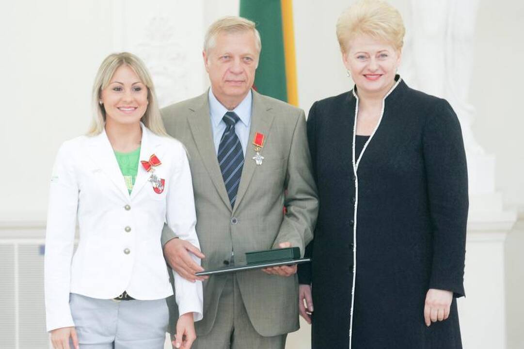 Prezidentė apdovanojo dar tris pasižymėjusius olimpiečius