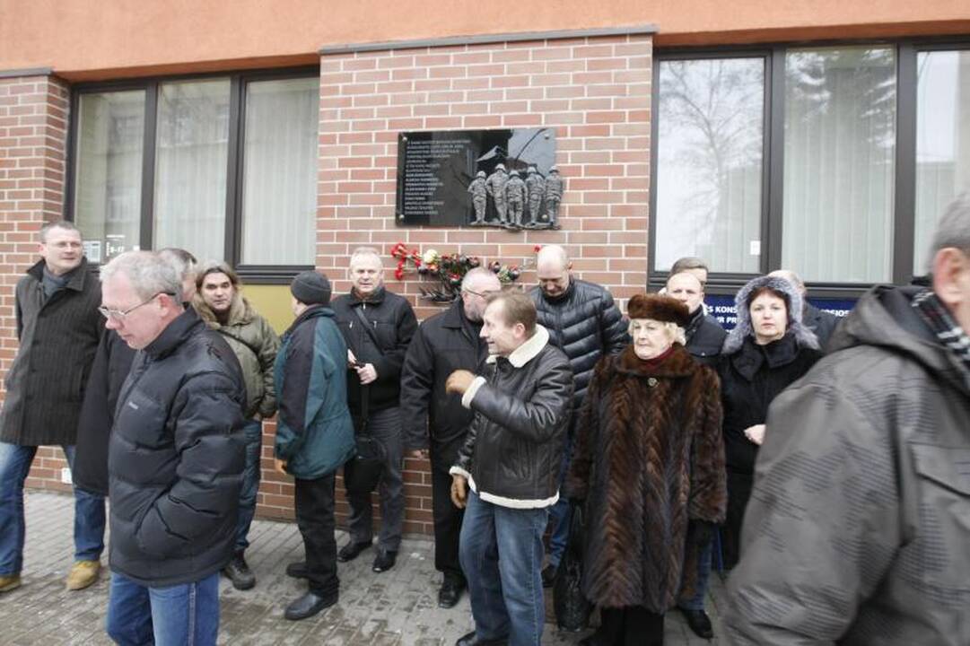 Afganistano karo aukoms - meno kūrinys „Juodoji tulpė“