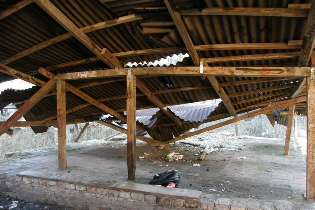 Bjauri dykynė Vilniaus senamiestyje - galvos skausmas gimnazijai