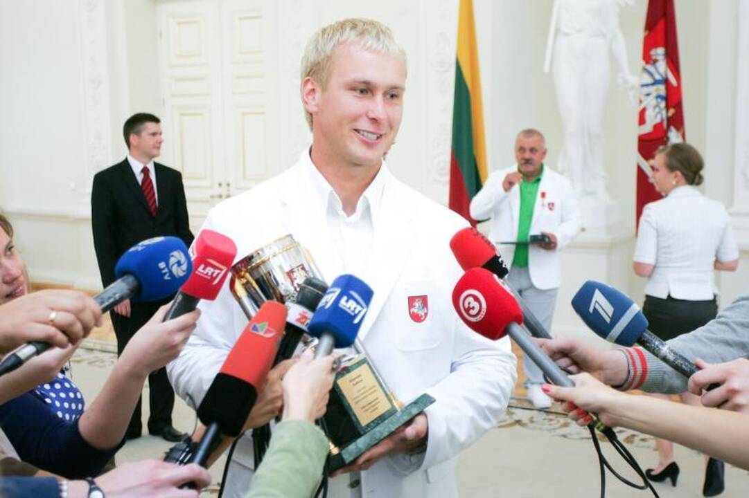 Prezidentė apdovanojo dar tris pasižymėjusius olimpiečius