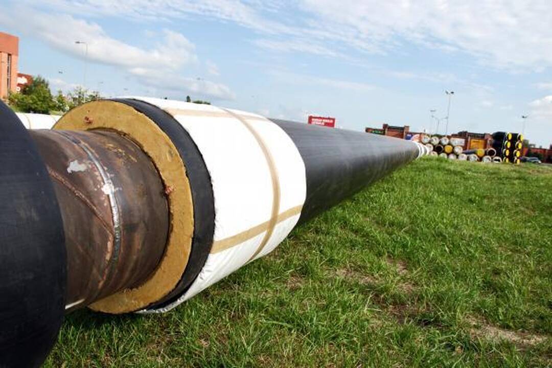 Mieste klojami nauji šilumos trasų vamzdžiai