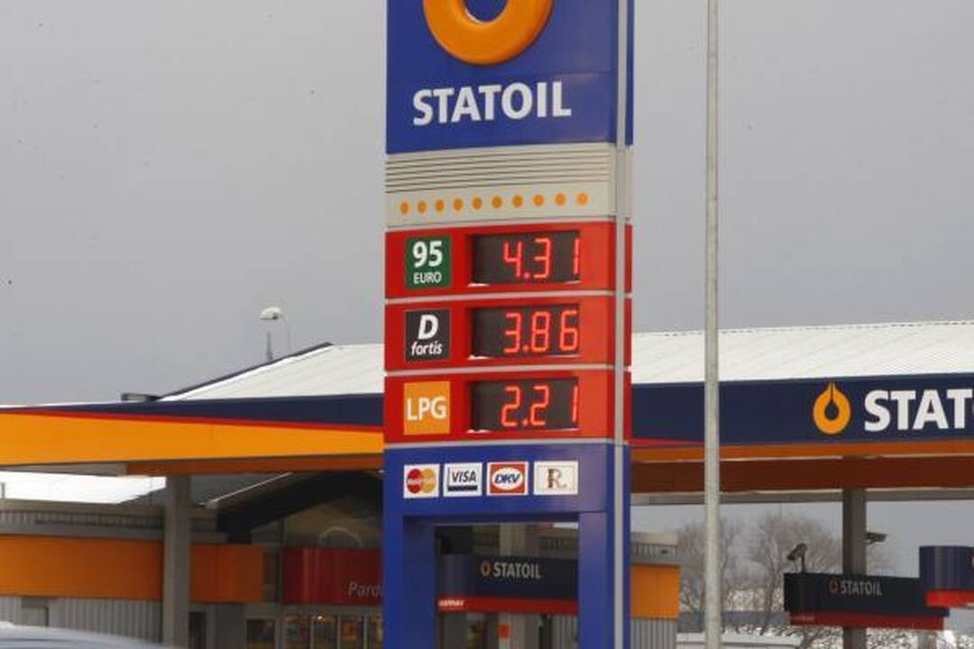 Benzino kaina degalinėse persirito per 4,30 Lt ribą