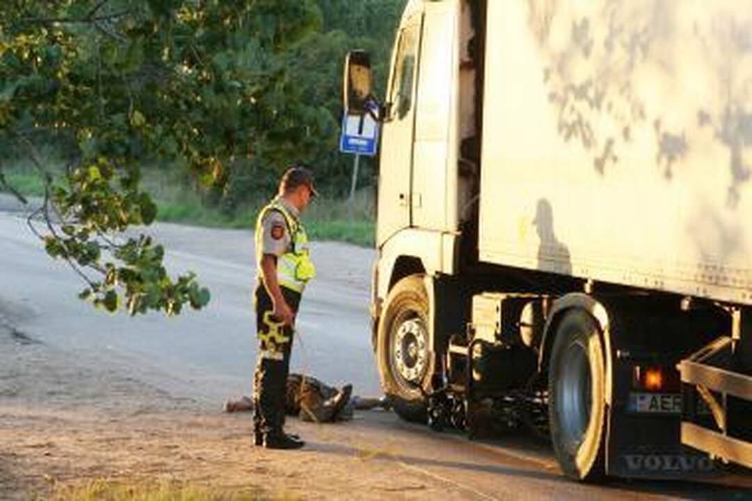 Klaipėdoje vilkikas užmušė dviratininką