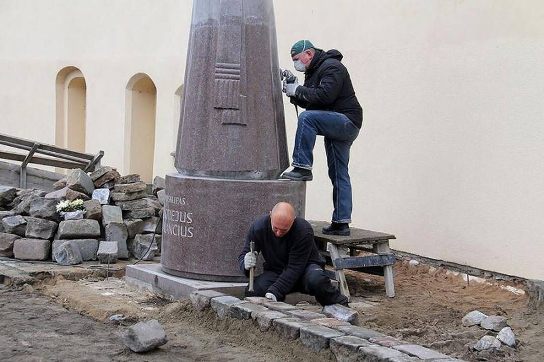 Prie M. Valančiaus paminklo bus iškaltas vyskupo laiško fragmentas